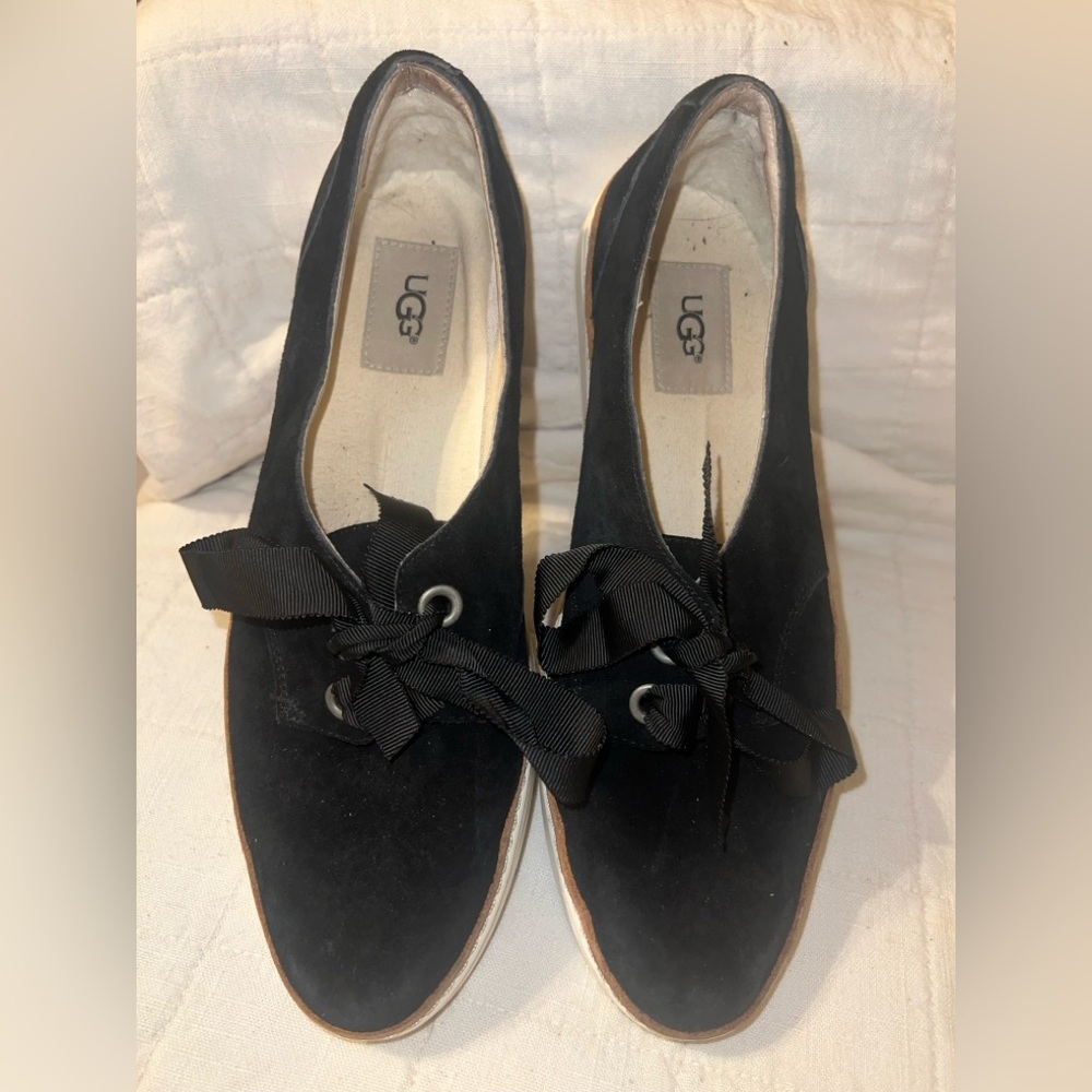 Ugg Australia Carilyn sneakers woman size 9.5